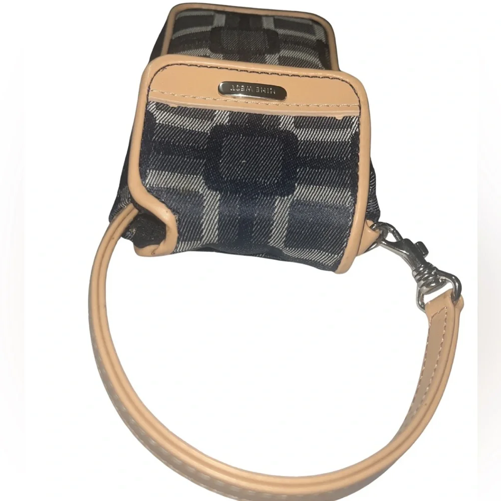 Nine West Vintage Y2K Cell Phone Wristlet Organizer - Geometric Print